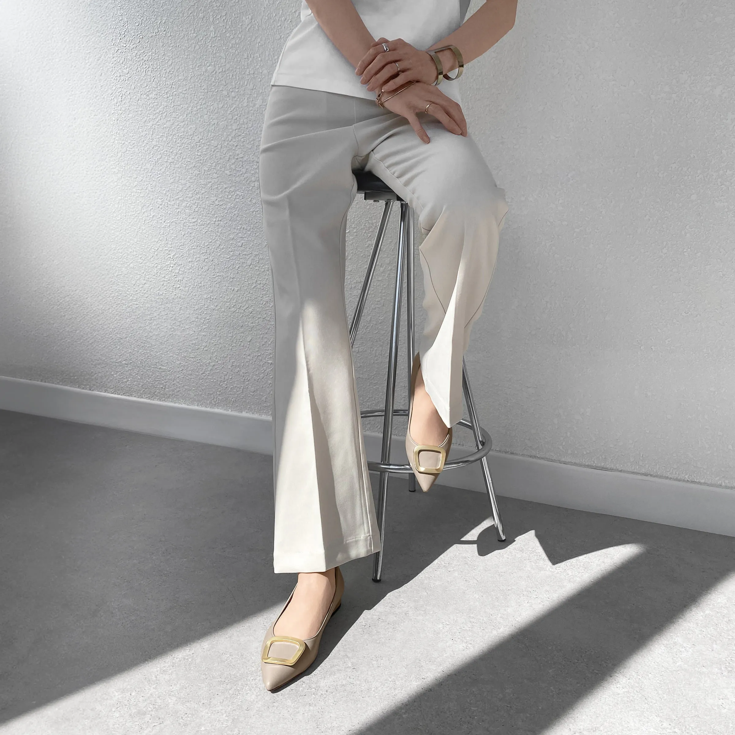 2022AW: Flat shoes with pointed toe buckle (4785) Greige S