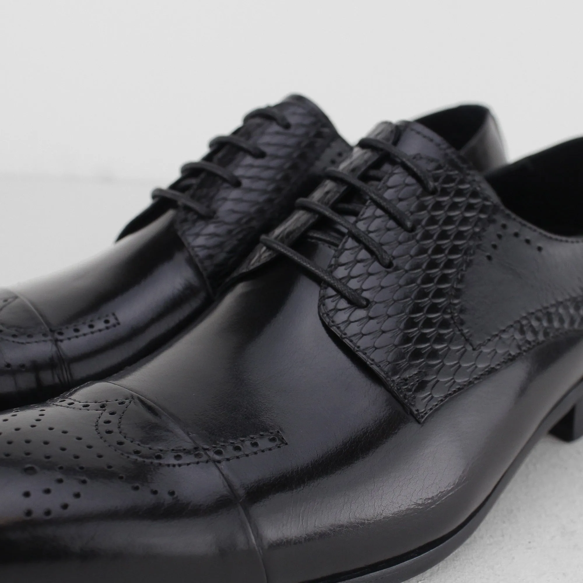 Blakeseys WYVERN Mens Leather Reptile Effect Lace Up Brogues Black