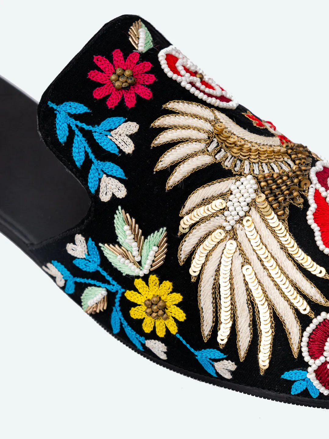 Humming Black Mules