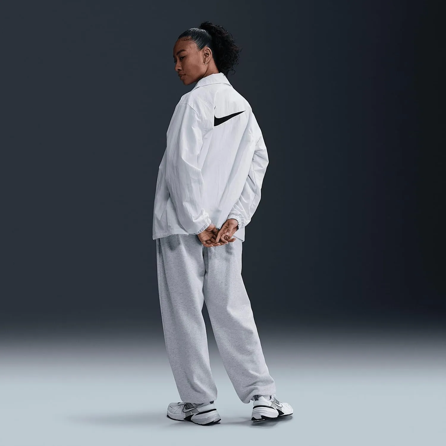 Nike Women's Sportswear Club Fleece Mid-Rise Oversized Sweatpants