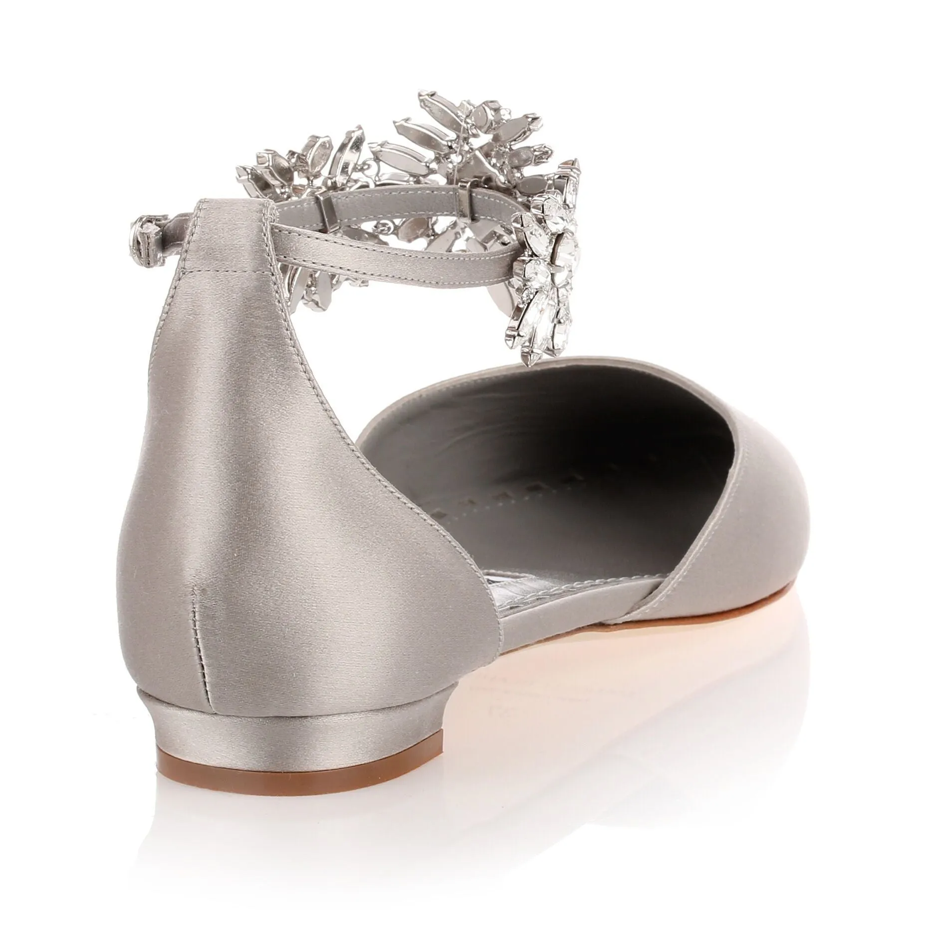 Sicaria light grey satin flat