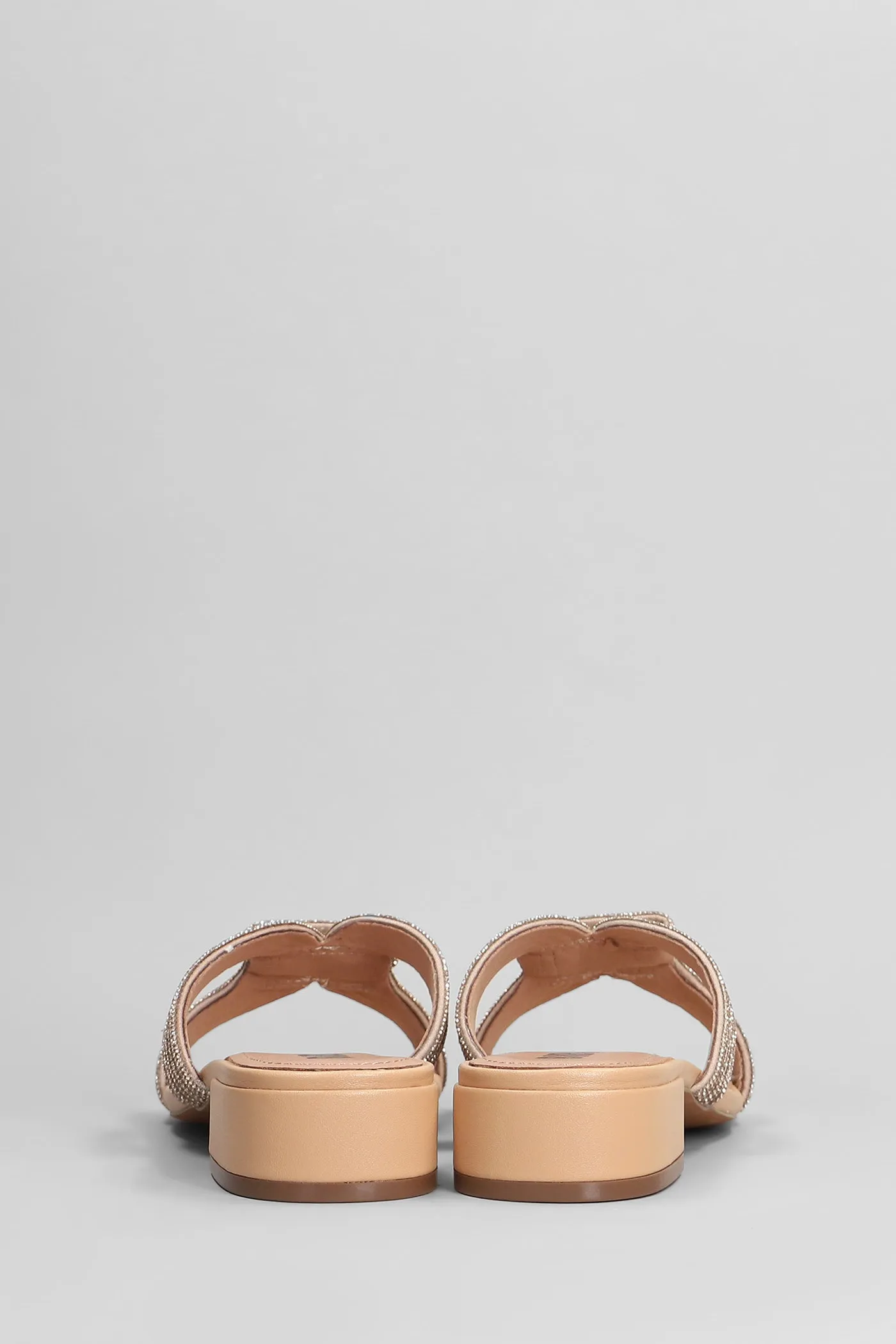 Sloan Slipper-Mule in powder leather