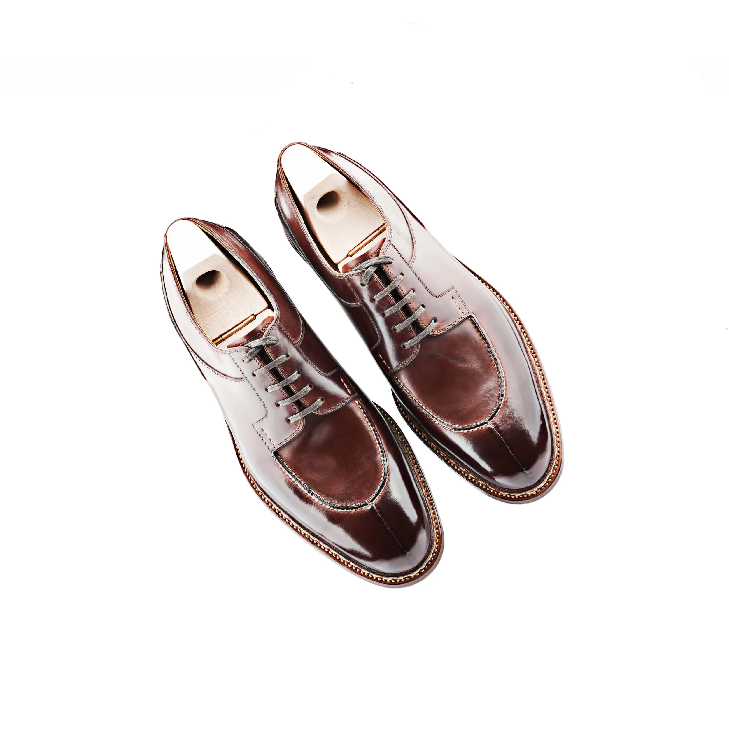 Split toe derby, Norwegian sewn apron with juncture stitched split toe