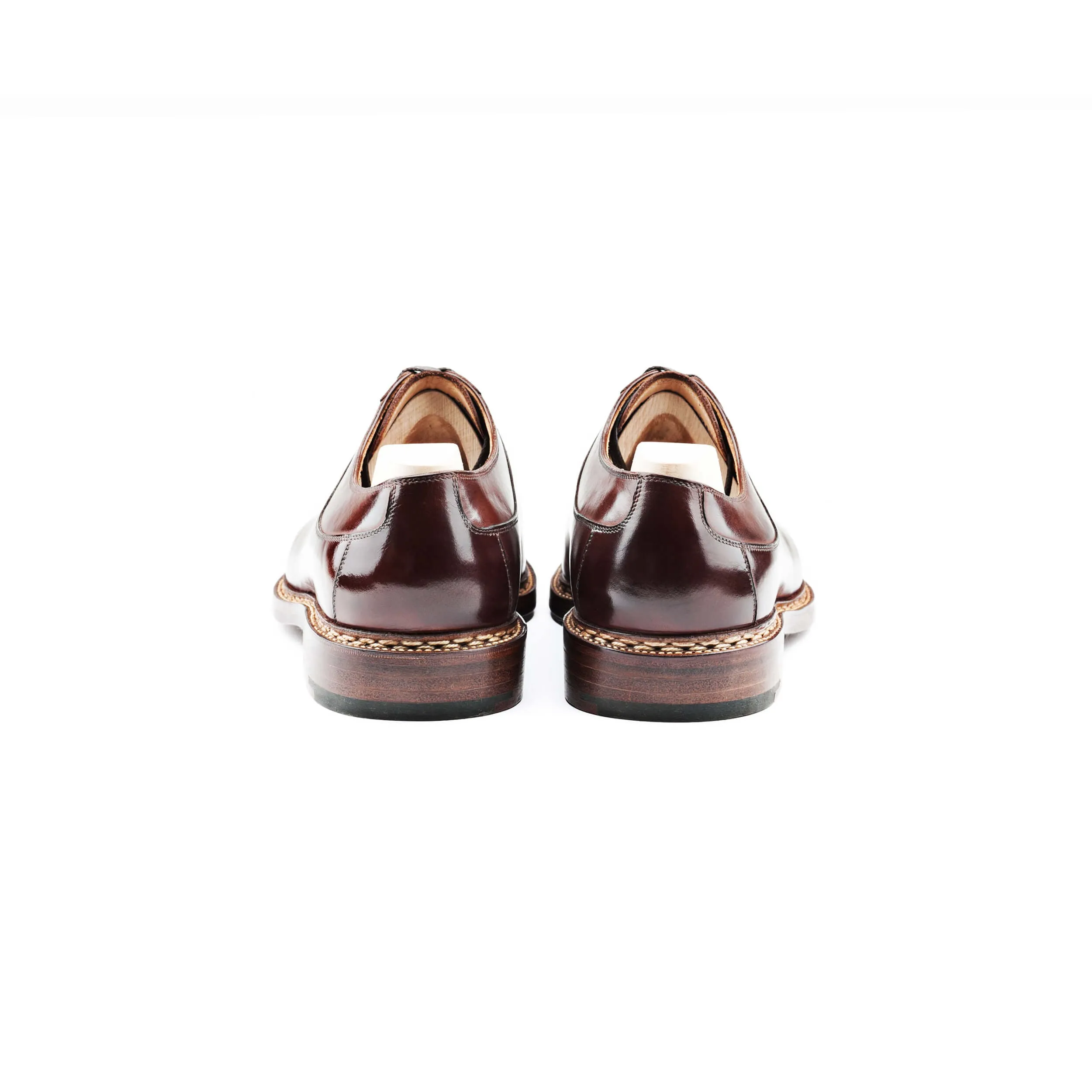 Split toe derby, Norwegian sewn apron with juncture stitched split toe