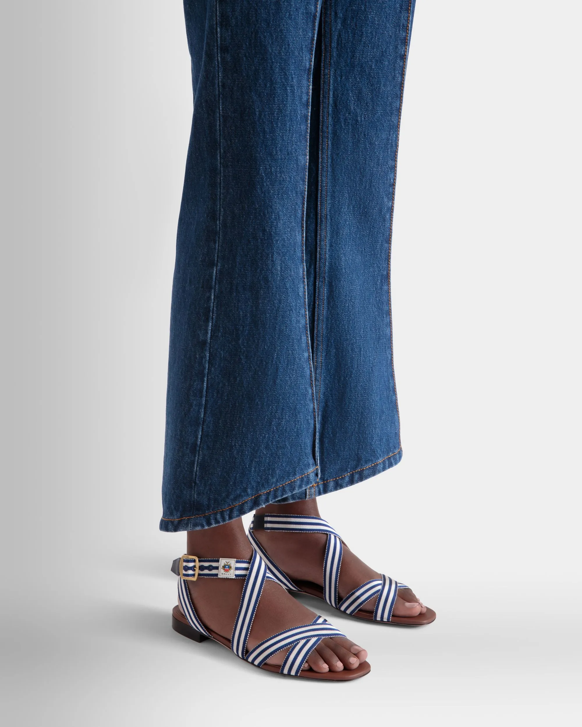 Sylt Flat Sandal in Navy Blue Fabric