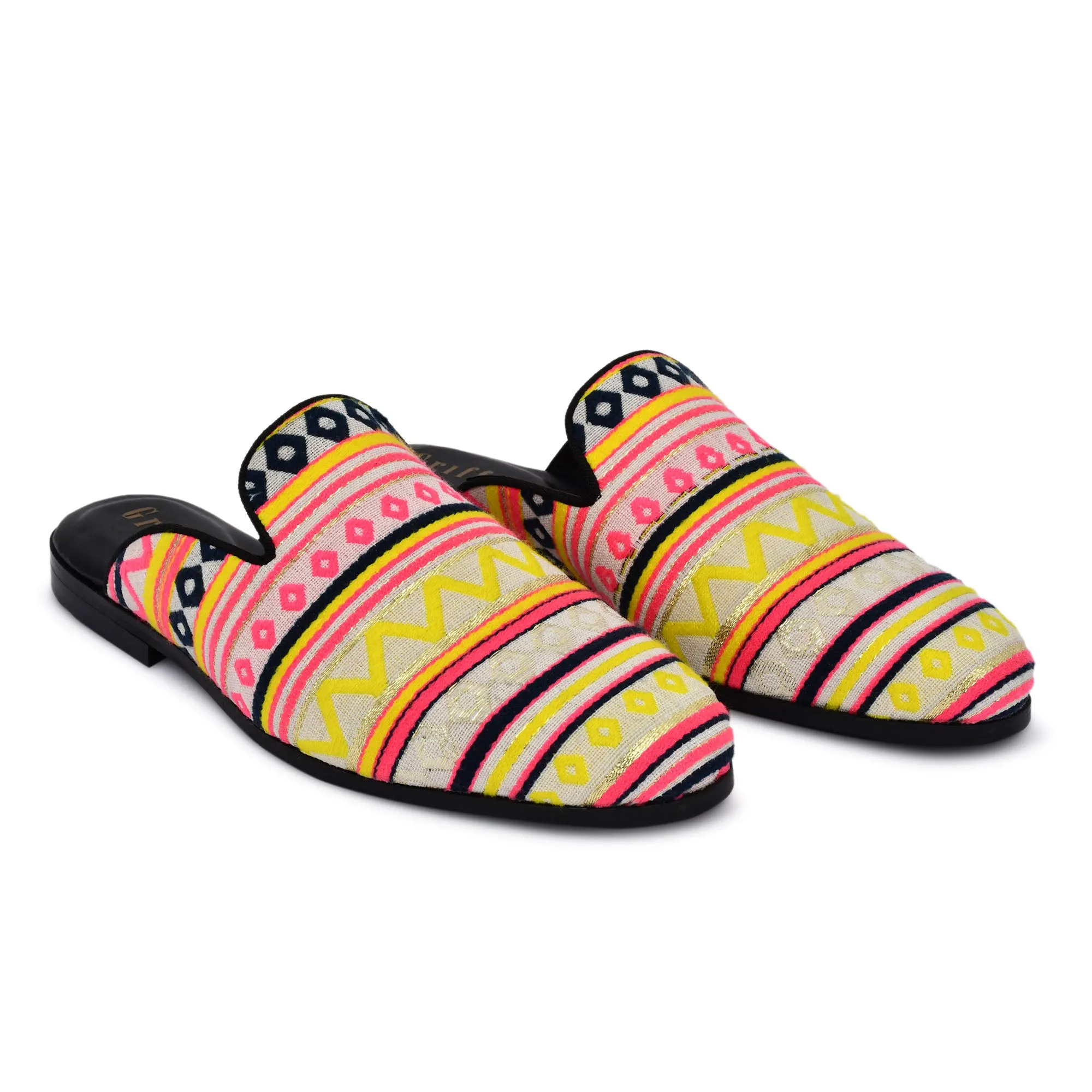 TRATTORIA SUNDOWN POOL SIDE MULE
