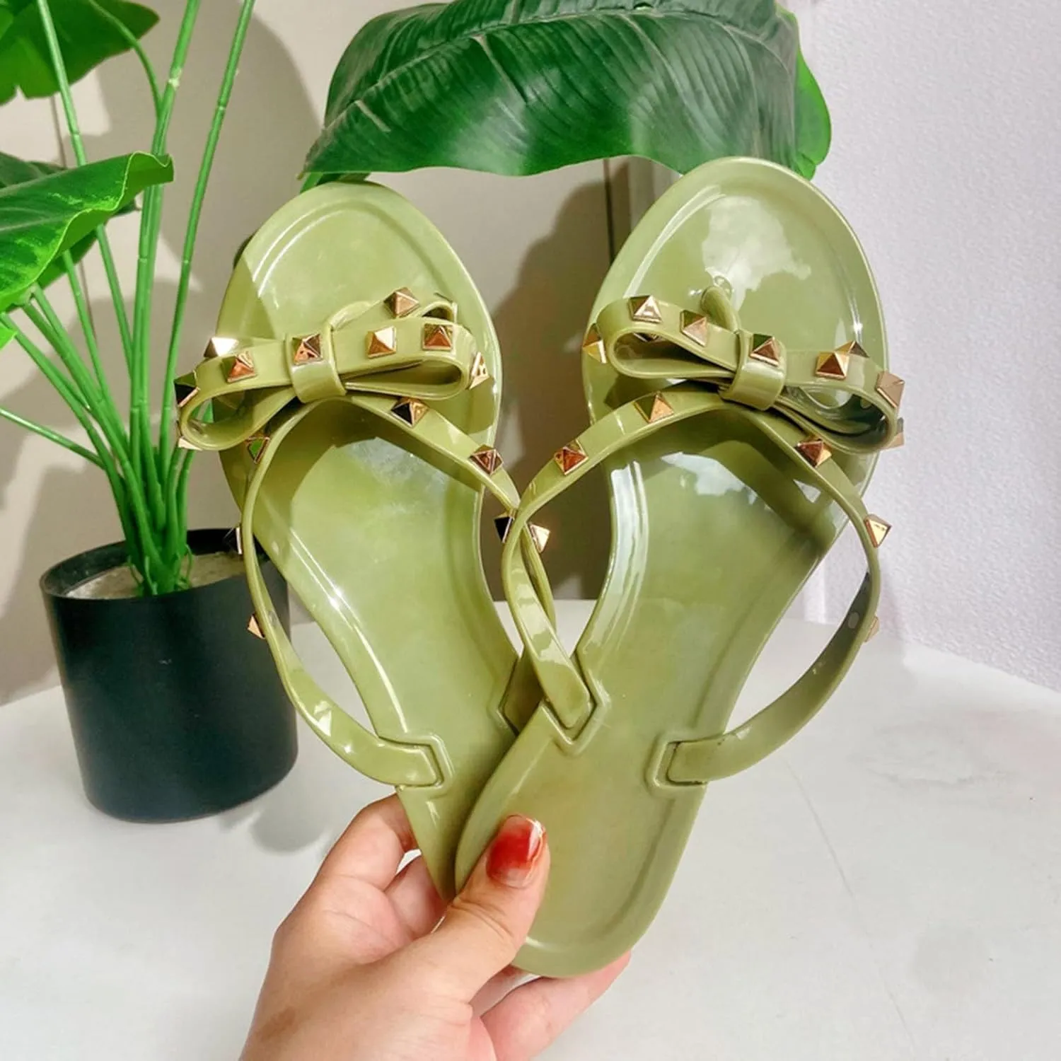 Women Rivet Flat Flip Flops Studded Jelly Thong Sandals with Bow Summer Bowtie Slip On Flat Beach Dressy Slides Fashion Dress Slipper