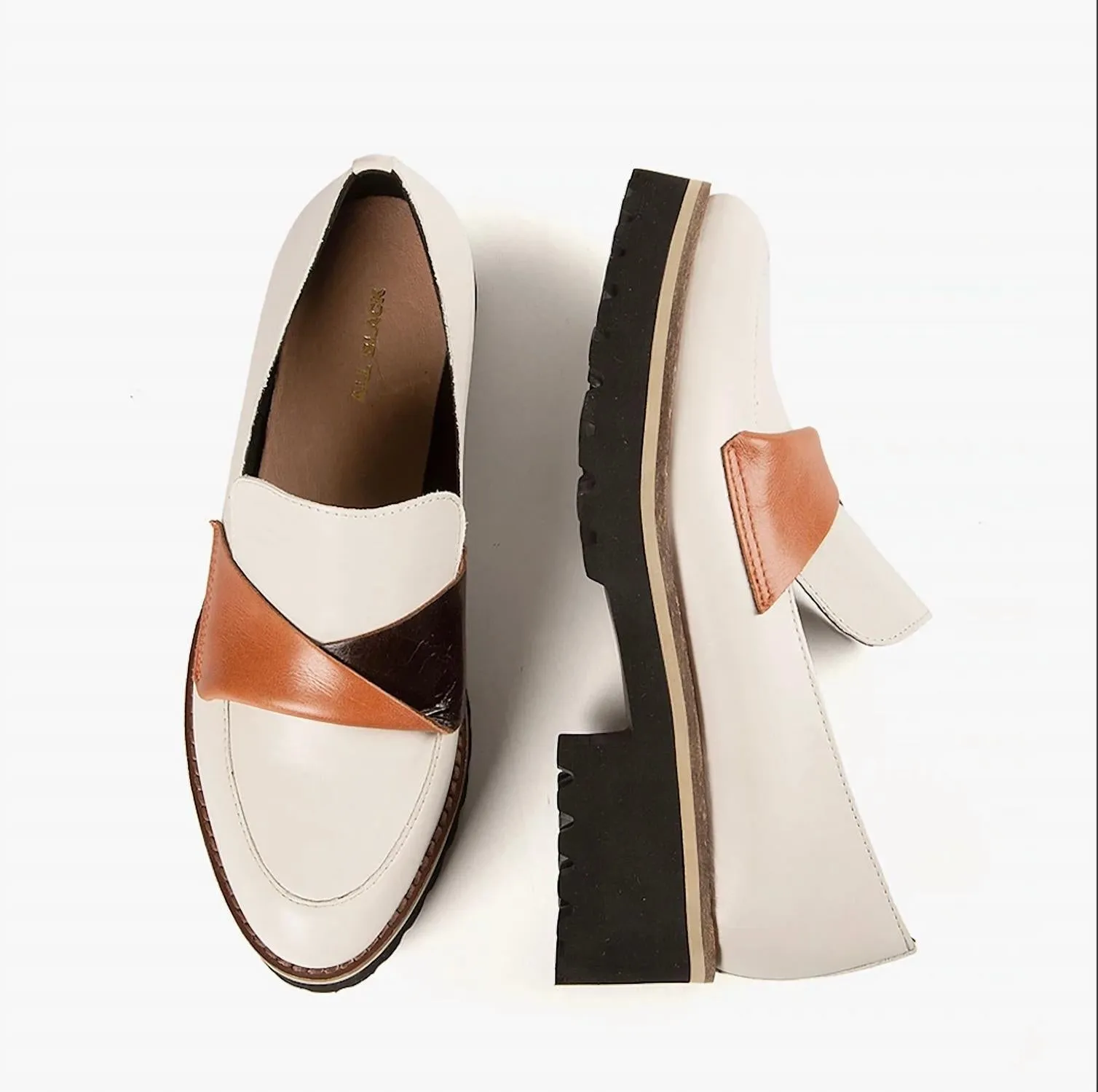 Women's Flatsash Lugg Loafer In White/orange