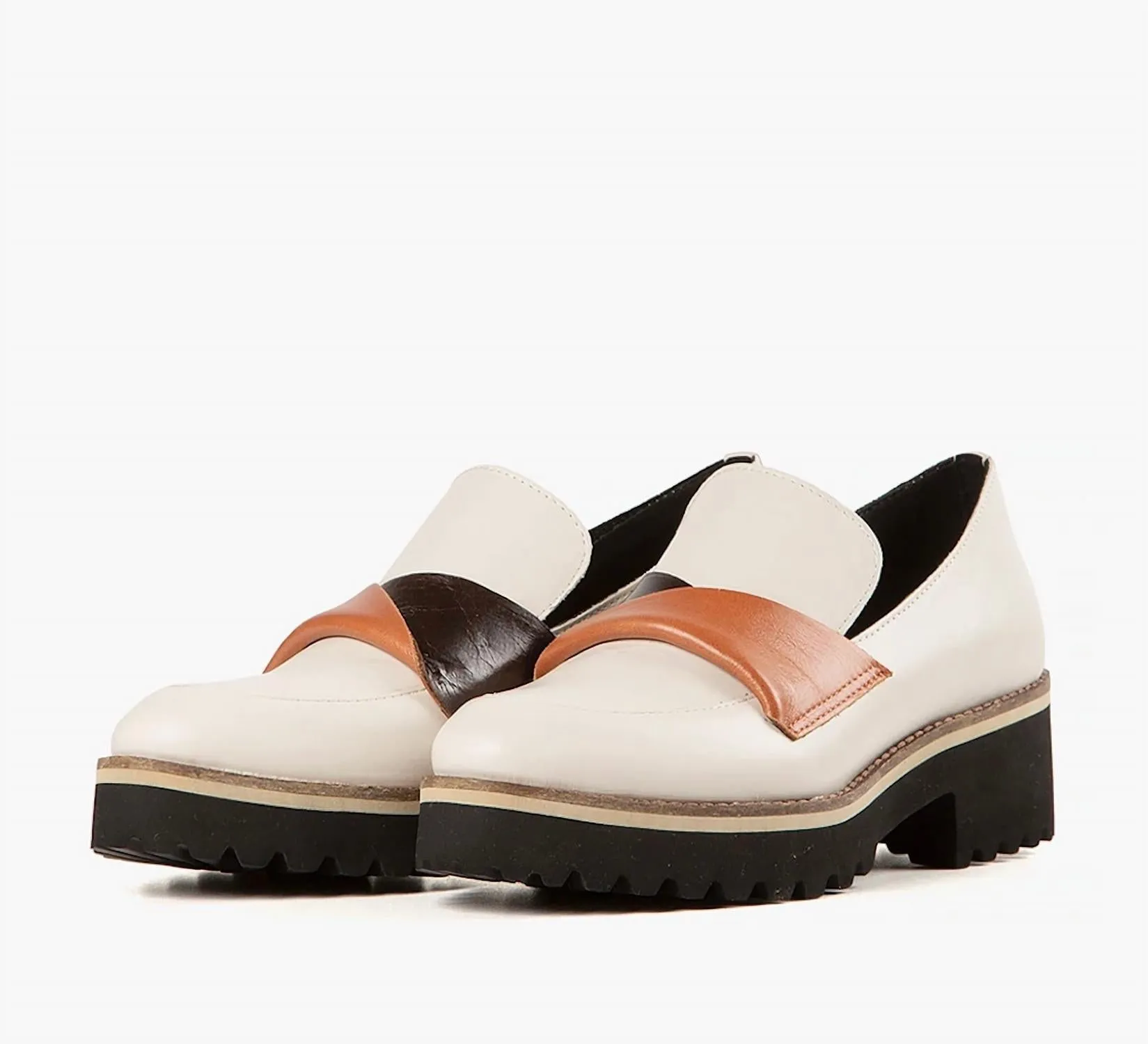 Women's Flatsash Lugg Loafer In White/orange