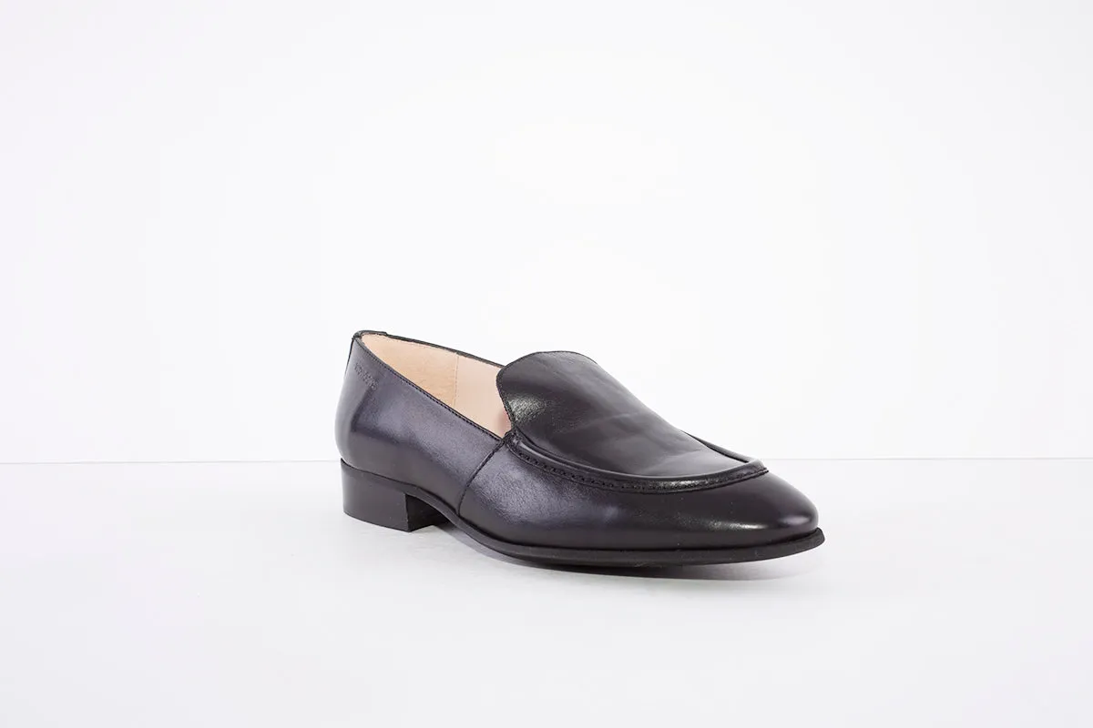 WONDERS - B-7610 FLAT DRESSY LOAFER - BLACK LEATHER